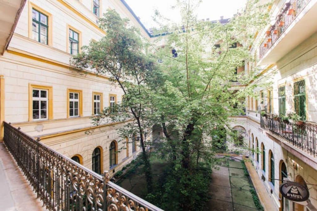 Quiet Home At Synagogue Budapesta Exterior foto